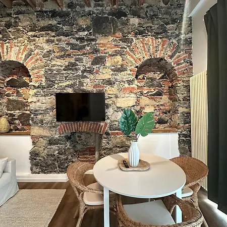 Urban Chic White Como