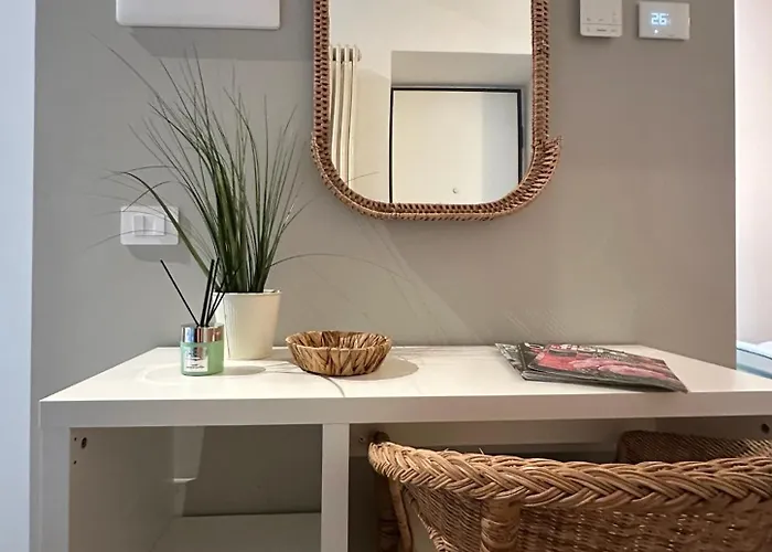 Urban Chic White Lejlighed Como