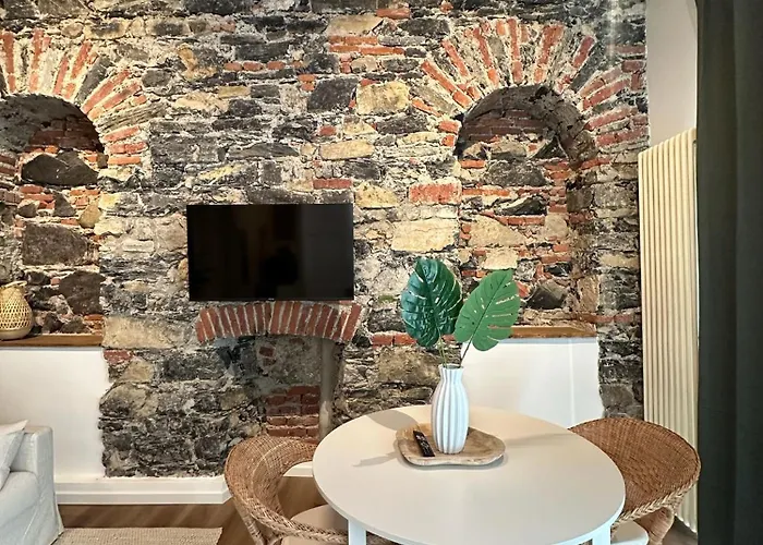 Urban Chic White Como