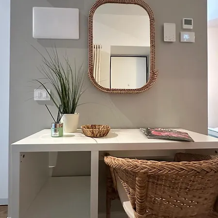 Urban Chic White Appartement Côme