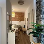 Urban Chic White דירה קומו