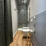 דירה Urban Chic White